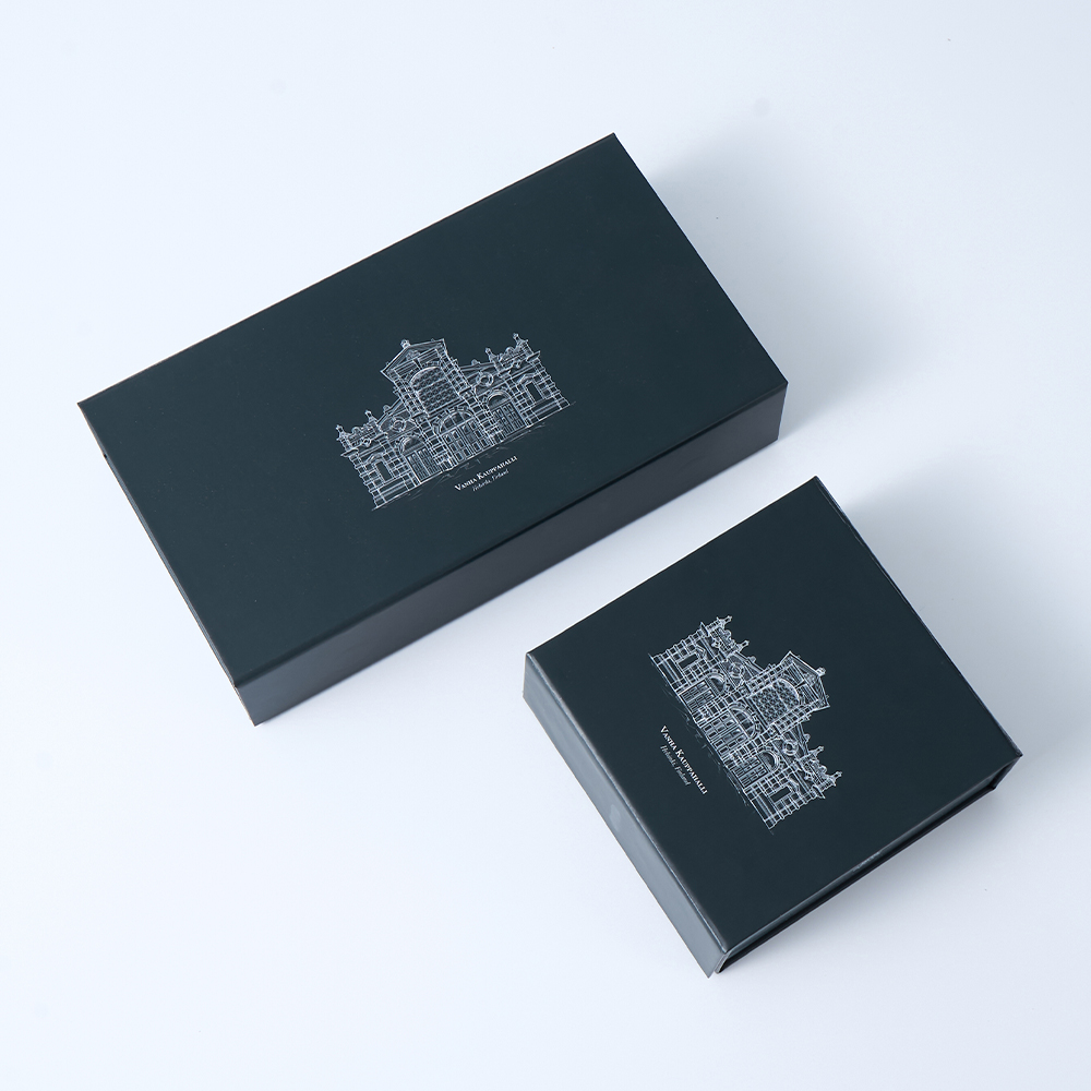 Custom Foldable Magnetic Gift Box with Insert
