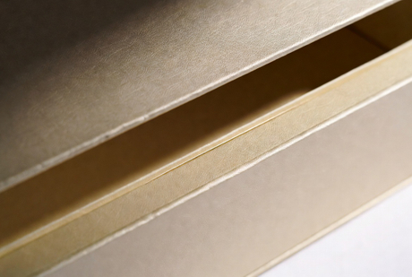 Magnetic Closure Box Opening Mechanism Close Up.jpg