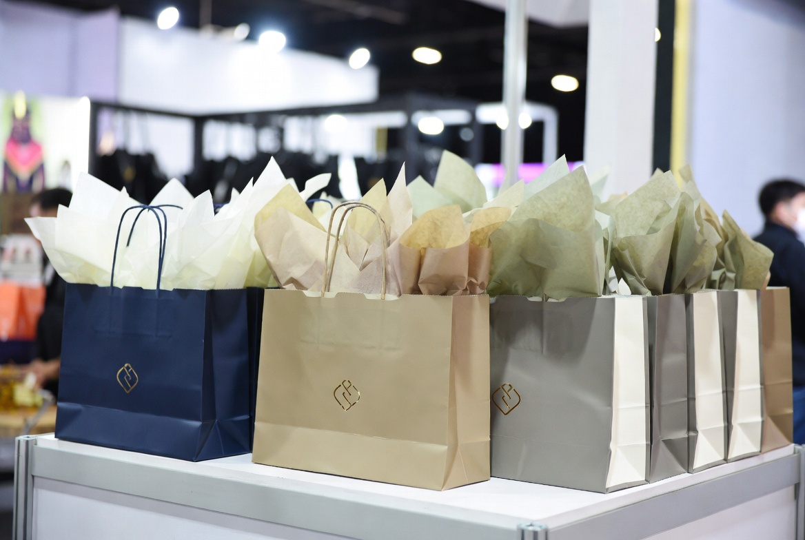 Professional Party Favor Bag Display Professional Party Favor Bag Display